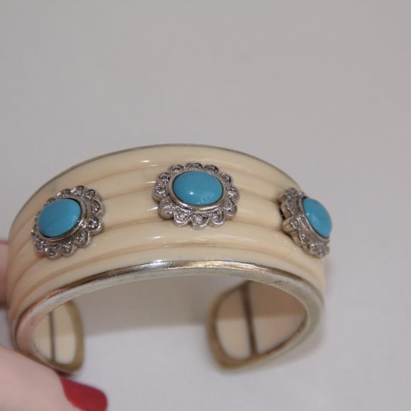 Miriam Salat Turquoise Cabochon Sterling Cuff - Picture 9 of 13